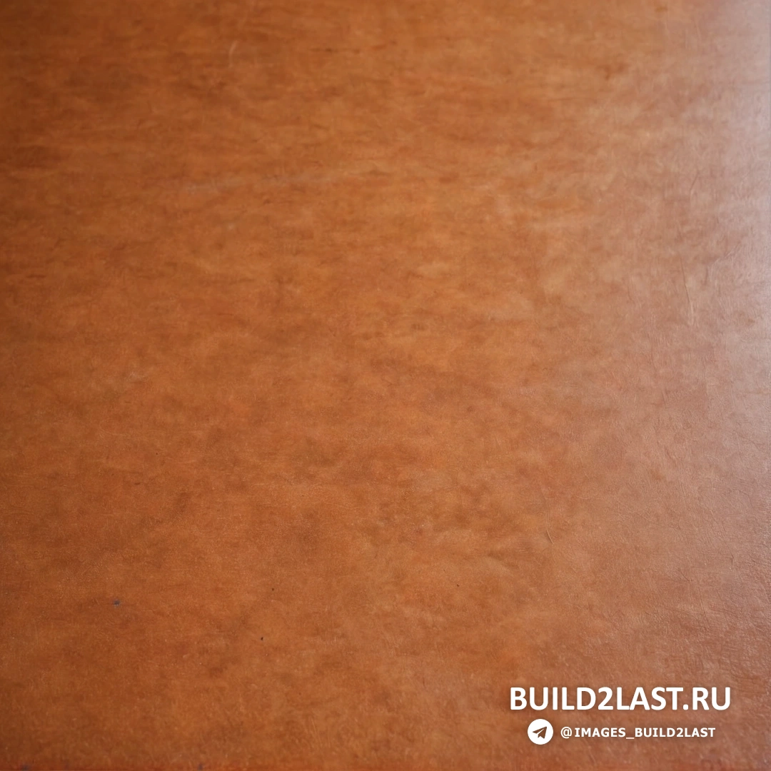 Постминимализм - натюрморт. Теннисная ракетка лежит на коричневой поверхности с белым фоном